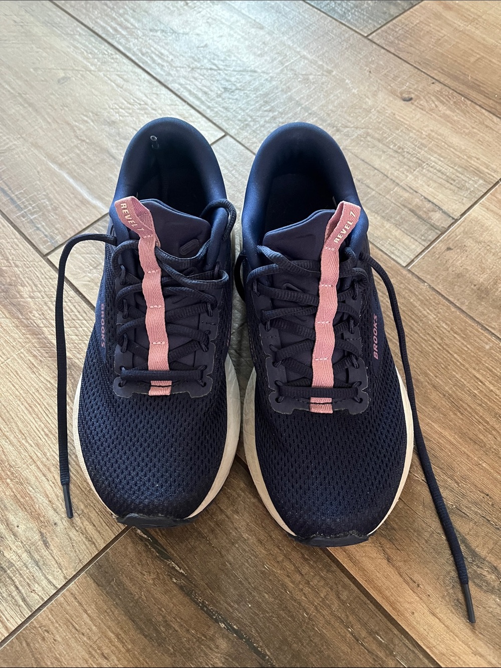 Brooks Revel 7 Women's Dark Navy Running Sneakers with Pink Tongue Strip